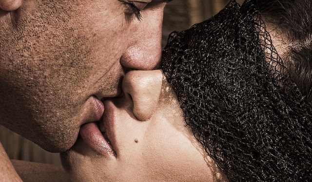 Как ввести в отношения тантрический секс?