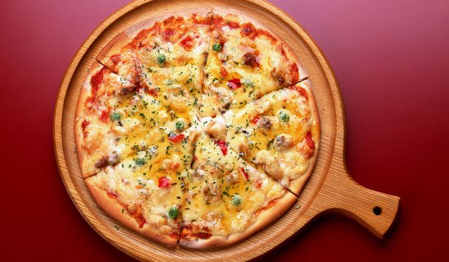 Как приготовить сладкую пиццу?