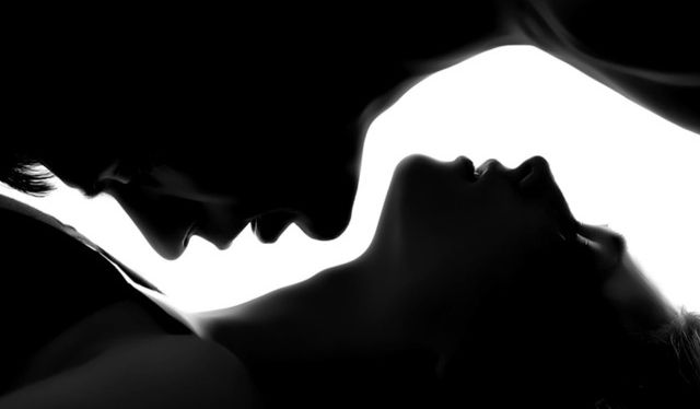 Как поцеловать девушку, чтобы она не сбежала?