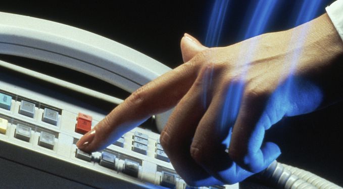 Как позвонить по телефону доверия?