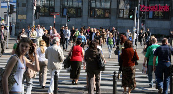 Как вести себя на улице? Правила этикета.