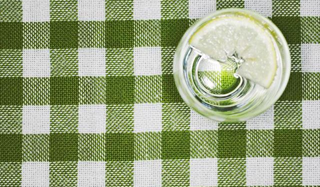 Как приготовить лимонную воду для похудения?