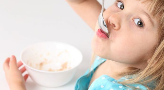 Как приучить детей к регулярному питанию?