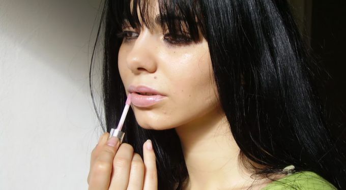 Как сделать блеск для губ?